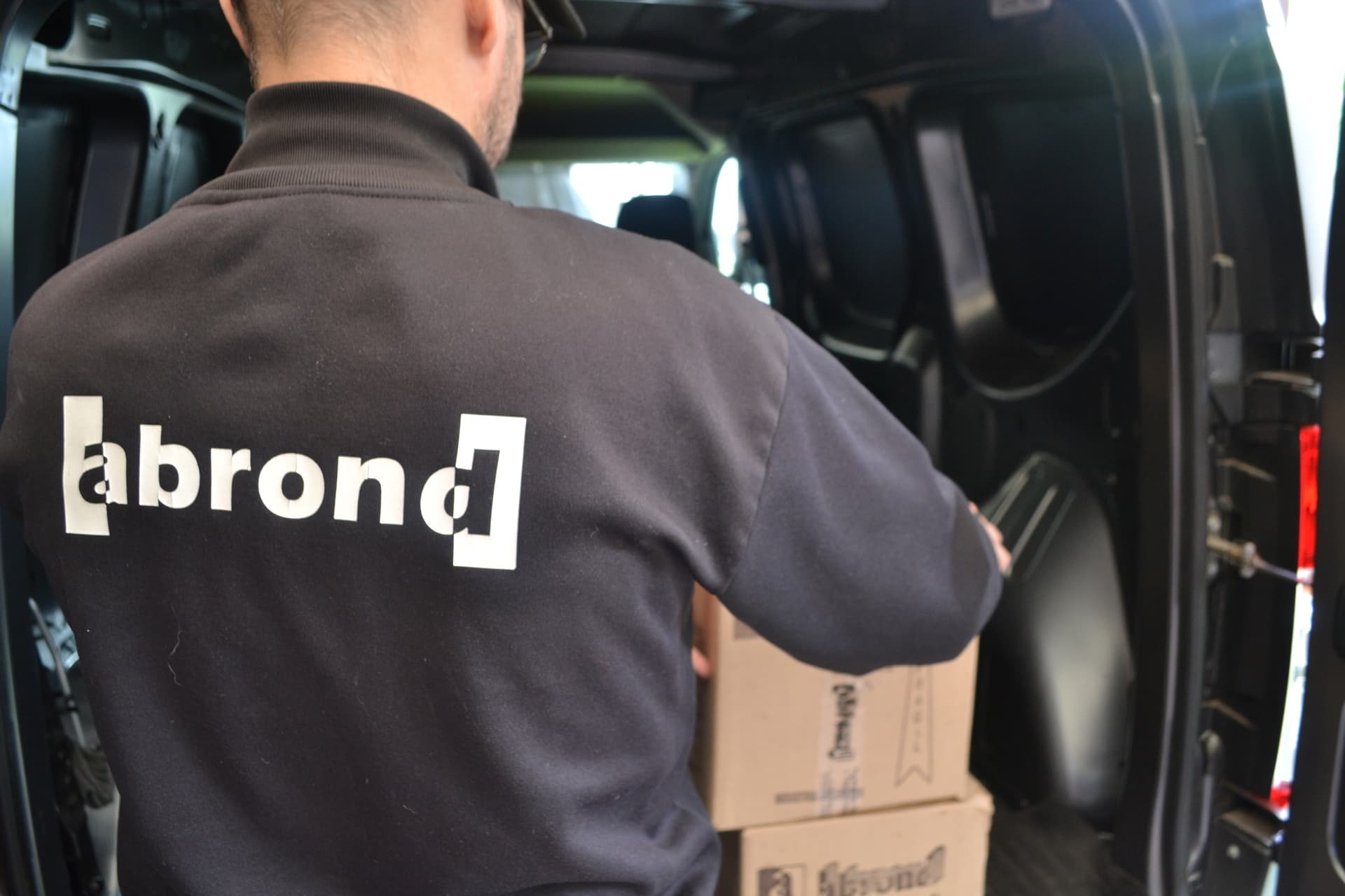 Repartidor Abrond en utilitario